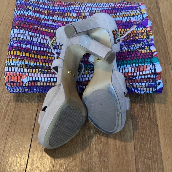 Lauren Ralph Lauren Suede Pumps - Picture 5 of 10